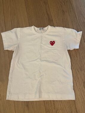 Play Comme des garçons t-shirt size youth LG